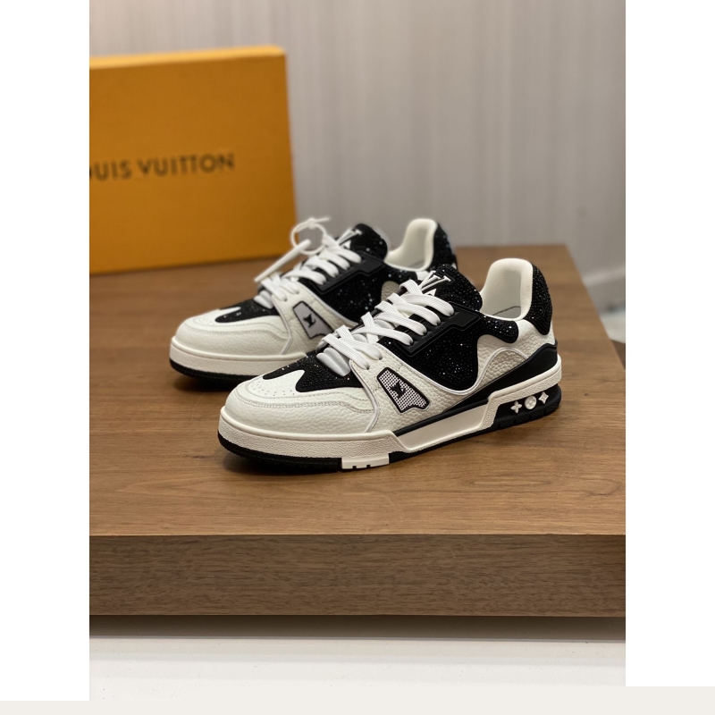 l**is V*t*n sneakers